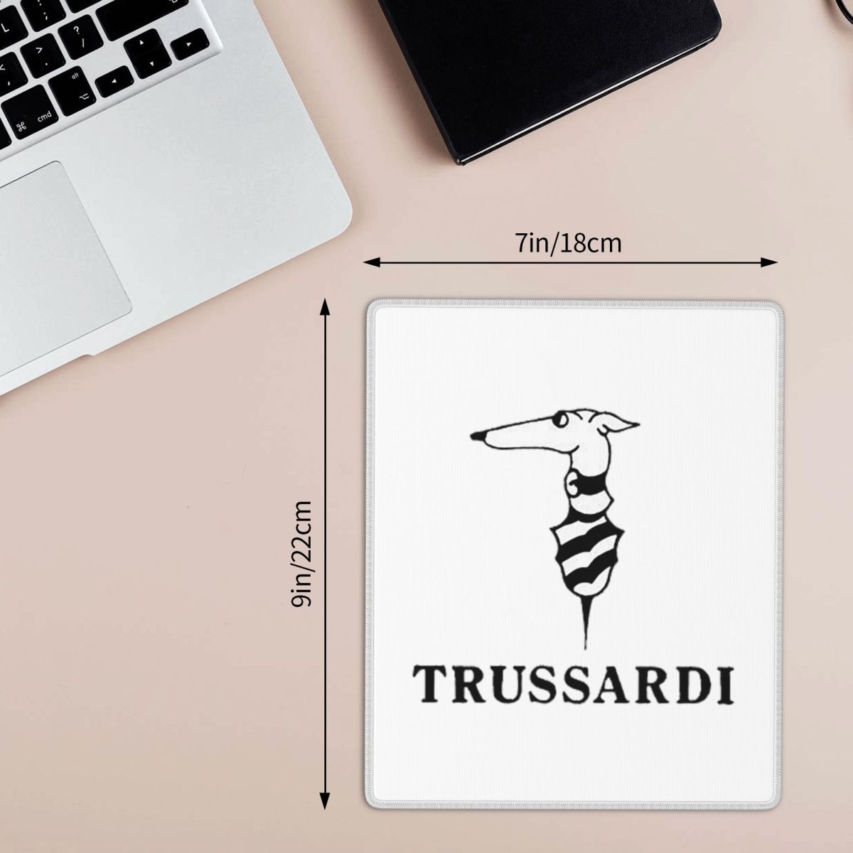 Trussardis Logo 7x9 in 22x18 c - Gaming Accessories Logo recensie en prijs